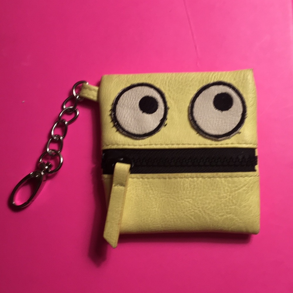 STEVE MADDEN SPONGE BOB WRISTLET CHANGE PURSE